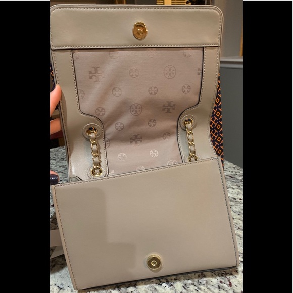 NWT Authentic Tory Burch Bryant Shoulder Bag - Picture 5 of 8